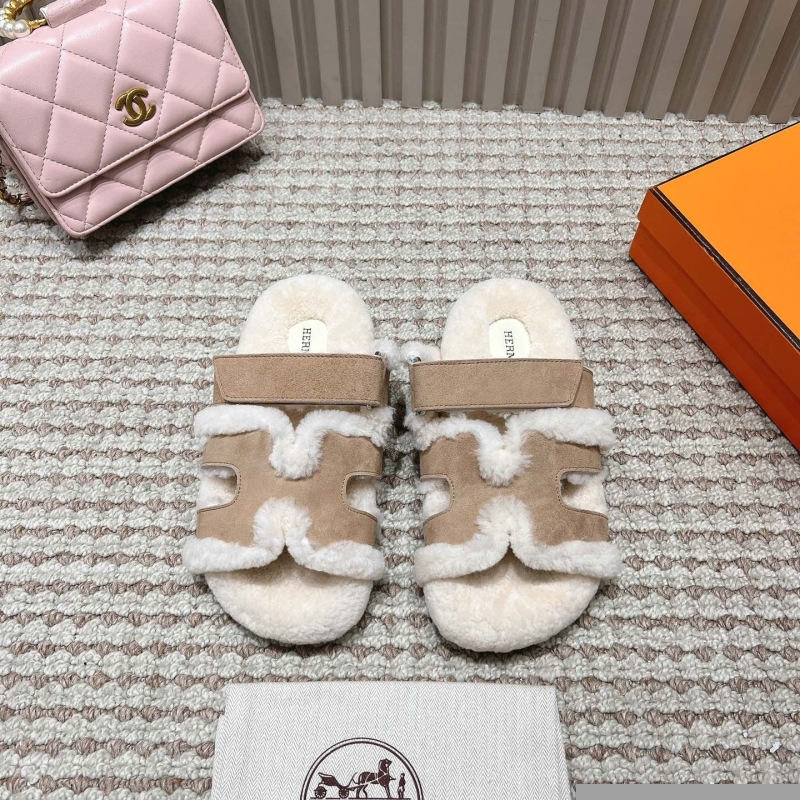 H**mes slippers